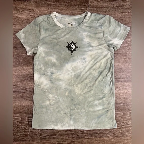 SOLD Charlotte Russe | Celestial Sun Yin Yang Tie-Dye Baby Tee Shirt Size Small - Picture 2 of 4